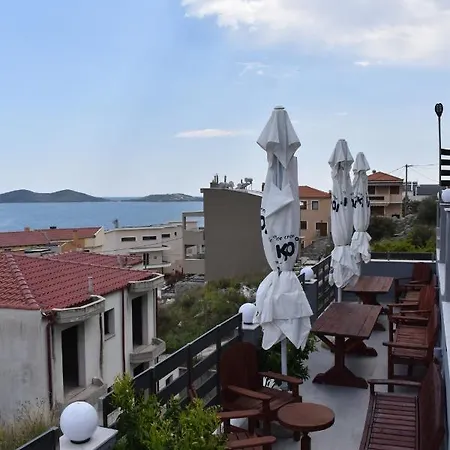 Relaxo Maisonette Rhodi * Неа-Перамос